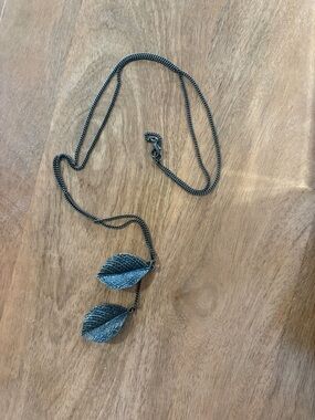 Double Leaf Pendant Bronze Necklace